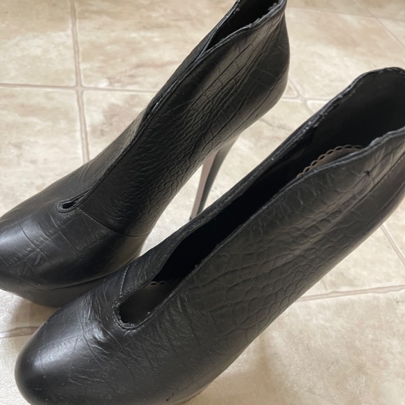 Bebe Platform Booties - Picture 3 of 4